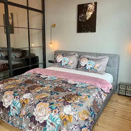 Apartment Design With A View In The Center